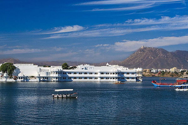 jagniwaslake-palace-udaipur-places-to-see-best-tour-company-in-udaipur-rajasthan